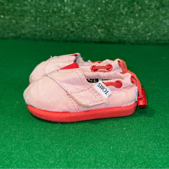 TOMS Light Pink Baby Girl Walker Shoes Toddler Size 2C - Picture 3 of 6